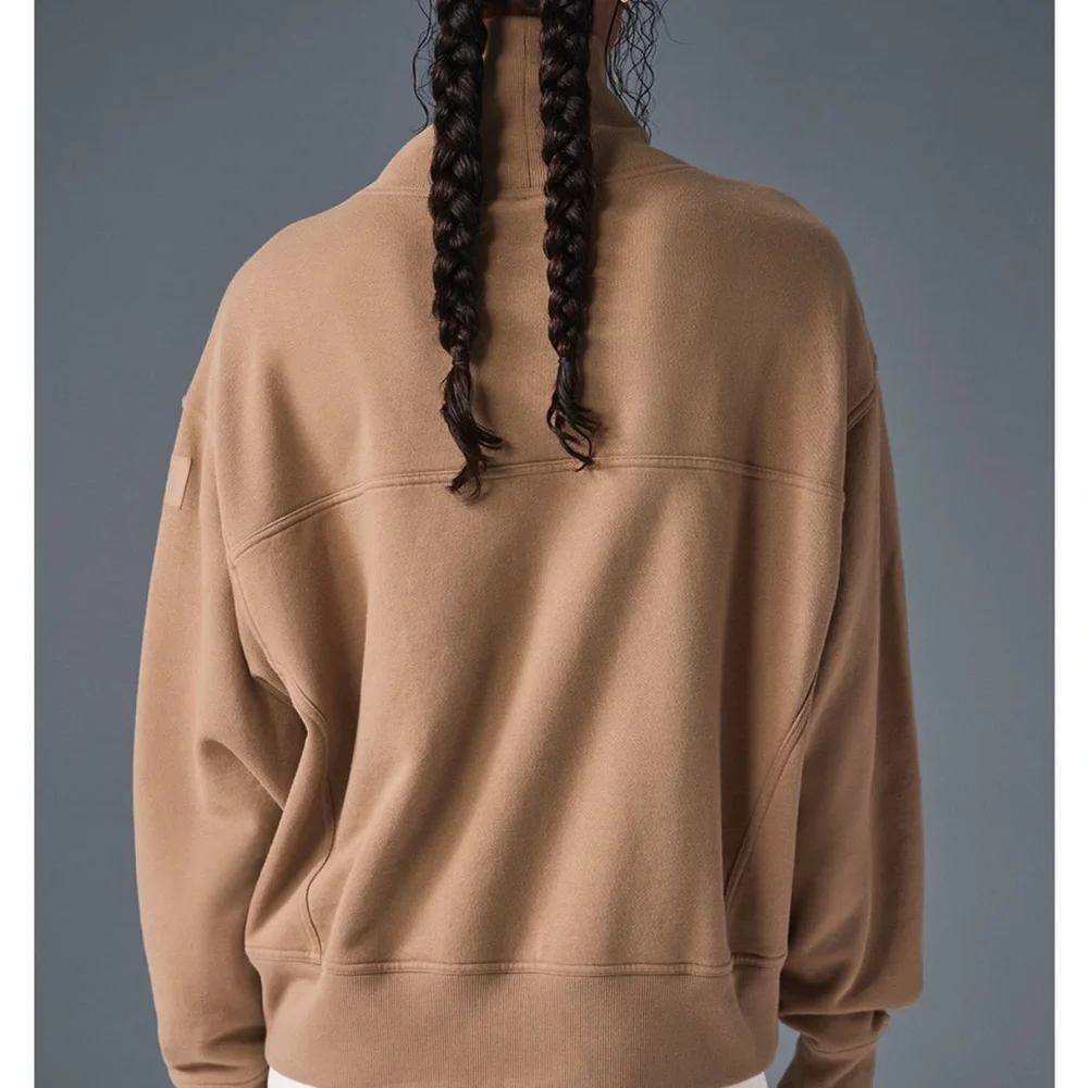 NWT ALO YOGA Hazy Mock Neck Pullover Toasted Almond - Picture 2 of 9